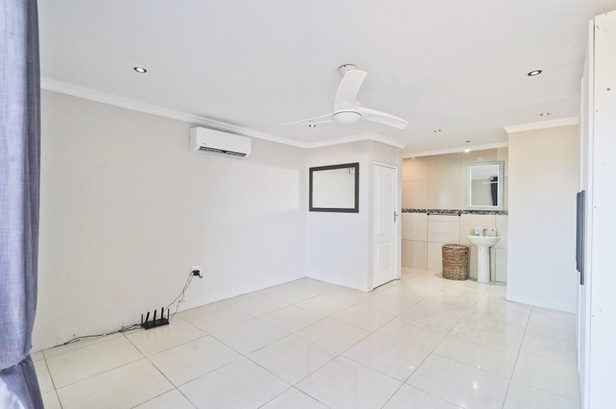 4 Bedroom Property for Sale in Winterstrand Eastern Cape